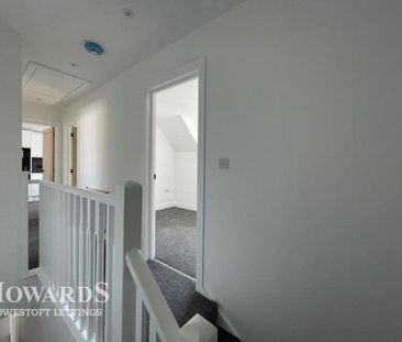 3 bedroom maisonette to rent - Photo 2