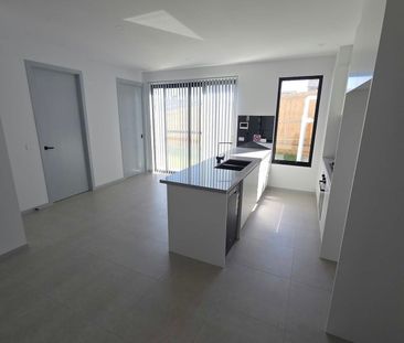 LOVELY 3 BEDROOM HOME - Photo 4
