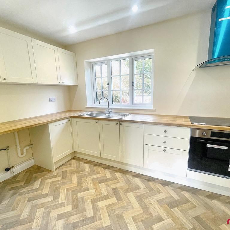 2 bedroom semi-detached house to rent - Photo 1