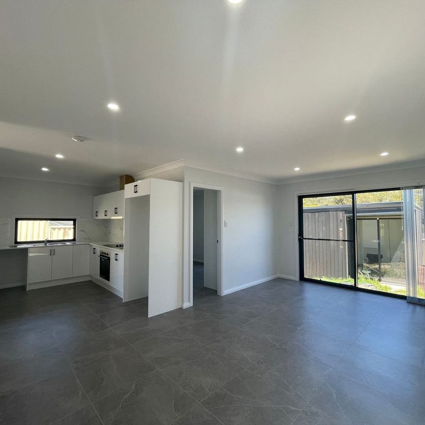 Near new 2-bedroom home plus large studio bills included - Photo 1