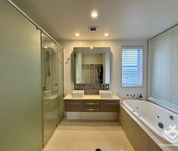 Light-Filled Luxury in Emerald Lakes Most Sought-After Building - Photo 6