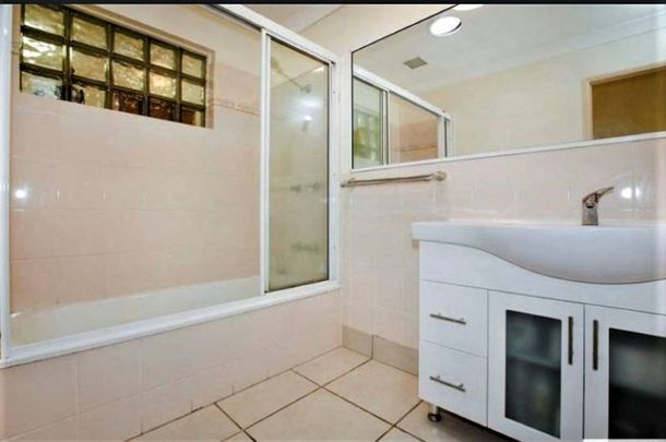 Large Family Home Minutes to Excellent Schools. - Photo 1