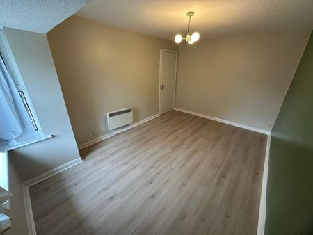 Studio Flat, Granville Gardens, SW16 - Photo 2