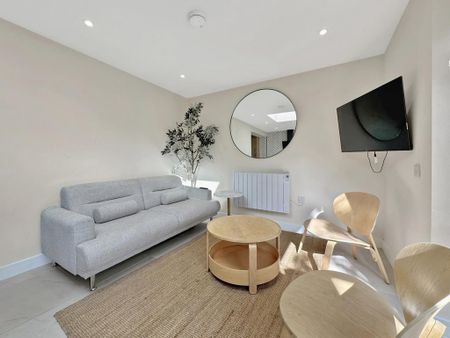 1 bedroom in a house share to rent - Photo 4