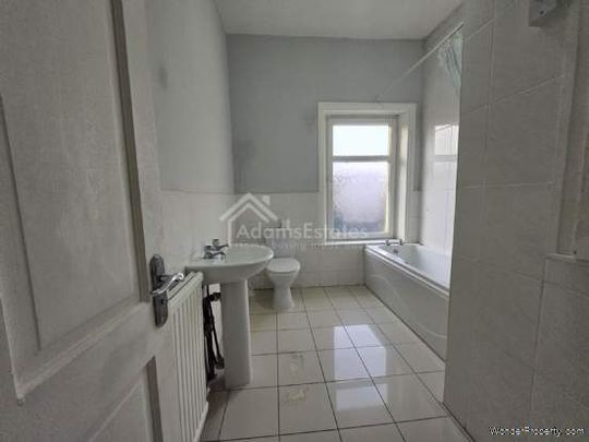 3 bedroom property to rent in Dewsbury - Photo 1