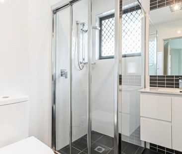 Bright & Private Family Home in Prime Kellyville Location - Photo 5