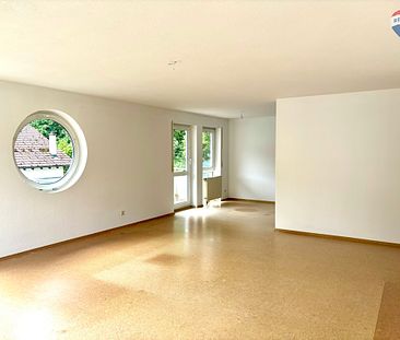 Helle 3-Zimmer-Wohnung mit Balkon, schöner Aussicht und Stellplatz! - Photo 1