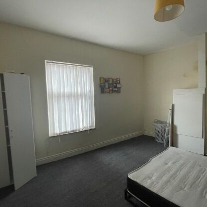 Sark Road, L13 - Photo 1