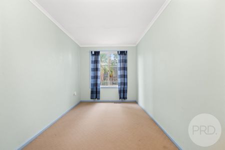 19 Chifley Cres, Kooringal NSW 2650 - Photo 4