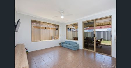 Updated low maintenance home on a prime corner block - Photo 3