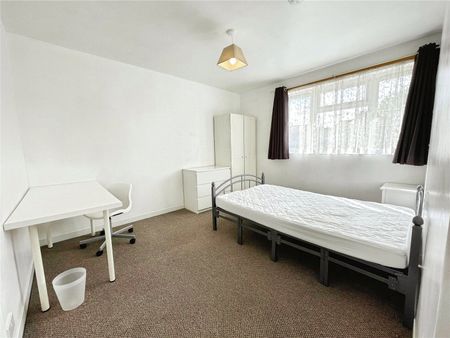 5 bedroom property to rent Founder Close, Coventry, West Midlands, CV4 - Photo 4