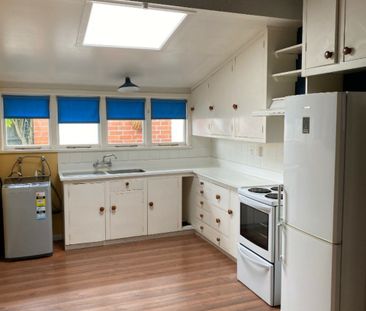 Beautiful Highfield Home - Photo 4