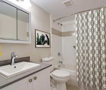 33 Banner Road, Briar Green - Leslie Park, Ottawa, ON - Photo 2