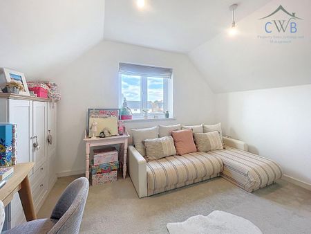 4 bedroom semi-detached house to rent - Photo 4