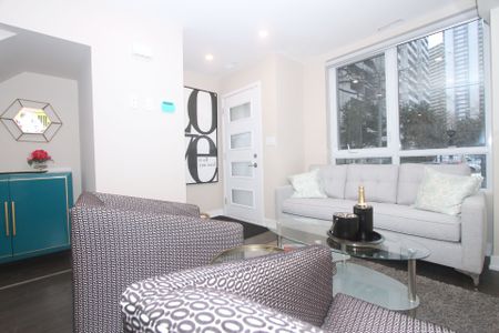 For Lease - 284 Bleecker Street, Toronto, Ontario - Photo 2