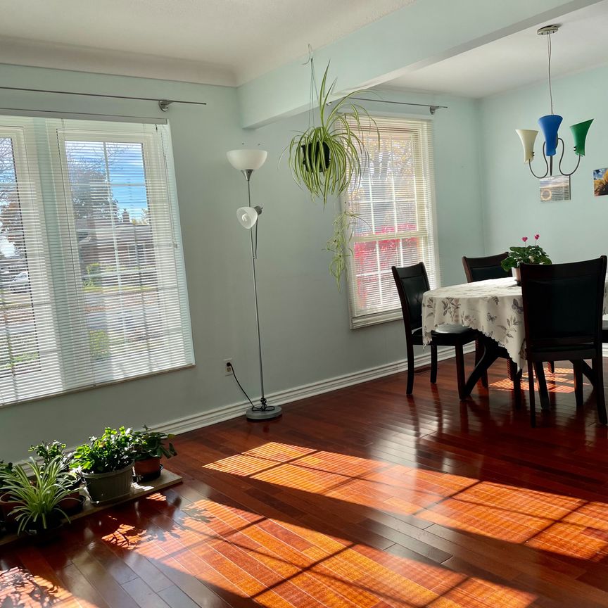 For Lease - 8159 Niven Street, Niagara Falls, Ontario - Photo 1