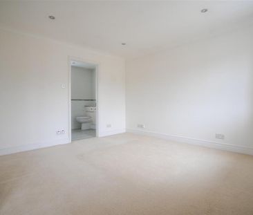 3 bedroom end of terrace house to rent - Photo 6