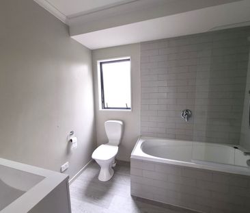 1/39 Rewarewa Road, Te Atatu Peninsula - Photo 6