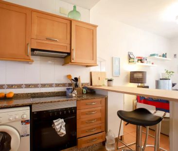 Bright 2-bedroom apartment for rent in Extramurs - Photo 4