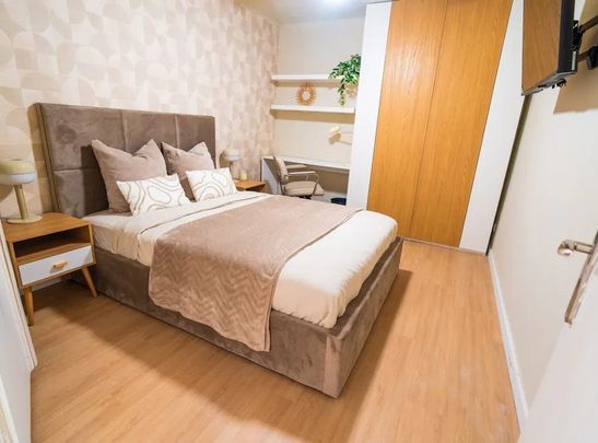 Largo Vitorino Damásio, Lisbon, Lisbon 1200-872 - Photo 1