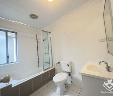 Stunning 3BED Townhouseate Close to Everything! - Photo 5