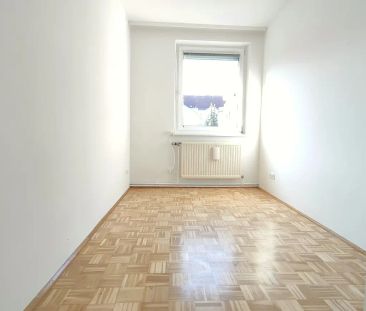 NEU - MODERNE, HELLE 4-ZIMMER LOGGIA-HAUPTMIET IM NIBELUNGENVIERTEL - Photo 1