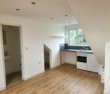 Studio to rent - Photo 1