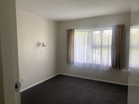 Tidy Two Bedroom - Glenview - Photo 4