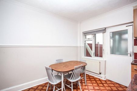 2 bedroom semi-detached house to rent - Photo 2