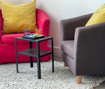 1 Bed Flat, Power House, W3 - Photo 1