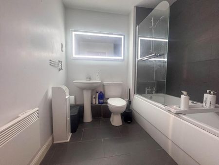 2 bedroom flat to rent - Photo 5