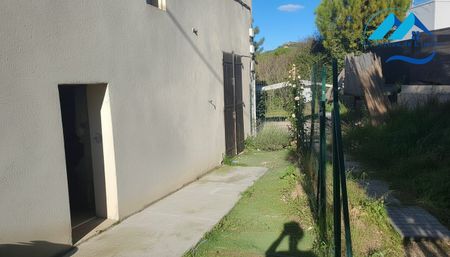 Location Appartement 2 pièces 45m² MARSEILLE 13ème - Photo 3