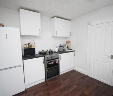 1 bedroom in a house share to rent - Photo 6