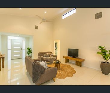 BEAUTIFUL LARGE HOME IN GLENELLA - Photo 4