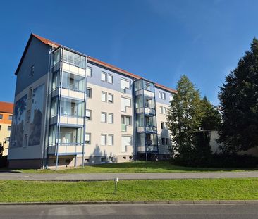 Modernisierte 4-Zimmer-Wohnung mit Balkon im Erdgeschoss - Foto 1