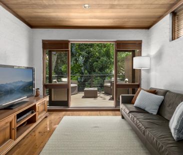 Character-filled semi with sun and double parking - Photo 6