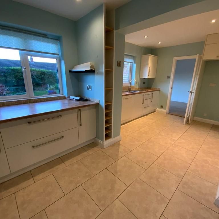 5 bedroom detached house to rent - Photo 1