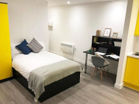 Studio to rent - Photo 1