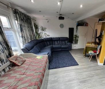 5 Bed Terraced House, Harringay Gardens, N8 - Photo 1