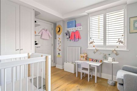 Striking two bedroom apartment in Clerkenwell. - Photo 4