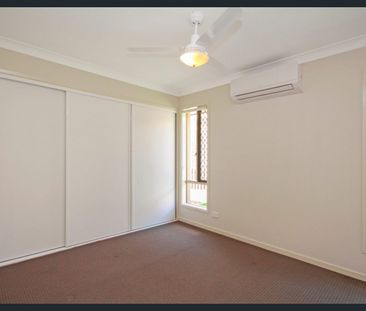 Modern 3 bedroom, 2 bathroom, 1 car duplex - Photo 2