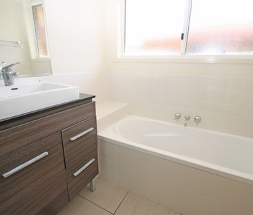 1/11 Mooney Close, Goodna QLD 4300 - House For Rent | Domain - Photo 5