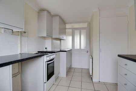 2 bedroom terraced house to rent - Photo 2