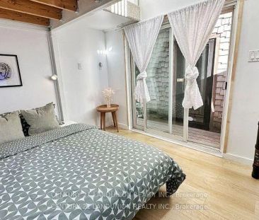 188 OLDE BAYVIEW AVENUE - Photo 1