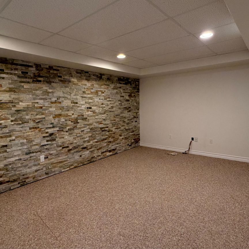 For Lease - 188 Willis Drive Unit# Bsmt, Aurora, Ontario - Photo 1