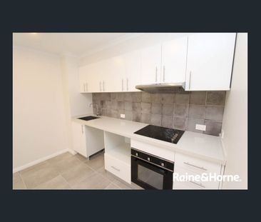 WALK TO CBD- Available 14.4.2026- 6 Month lease only!!!! - Photo 3
