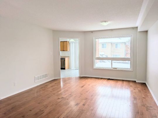 For Lease - 66 Gail Parks Crescent, Newmarket, Ontario - Photo 1