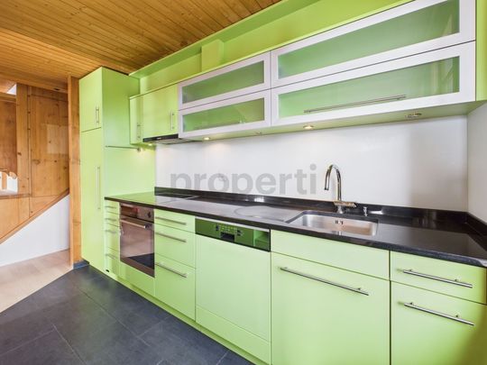 Charming 5.5-room apartment with gallery and lake view in Twann - Photo 1