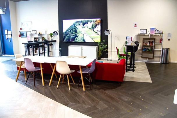 Studio to rent - Photo 1