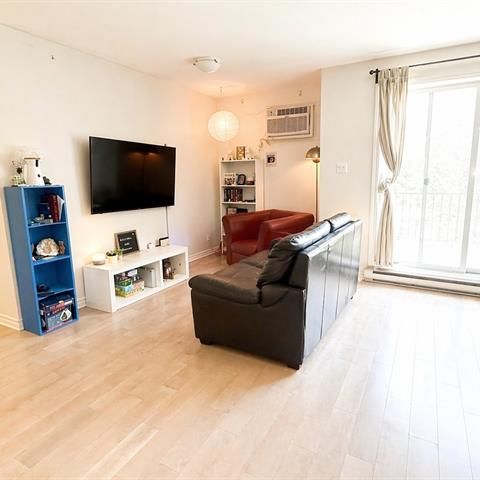 926 Av. Ste Croix - Photo 1